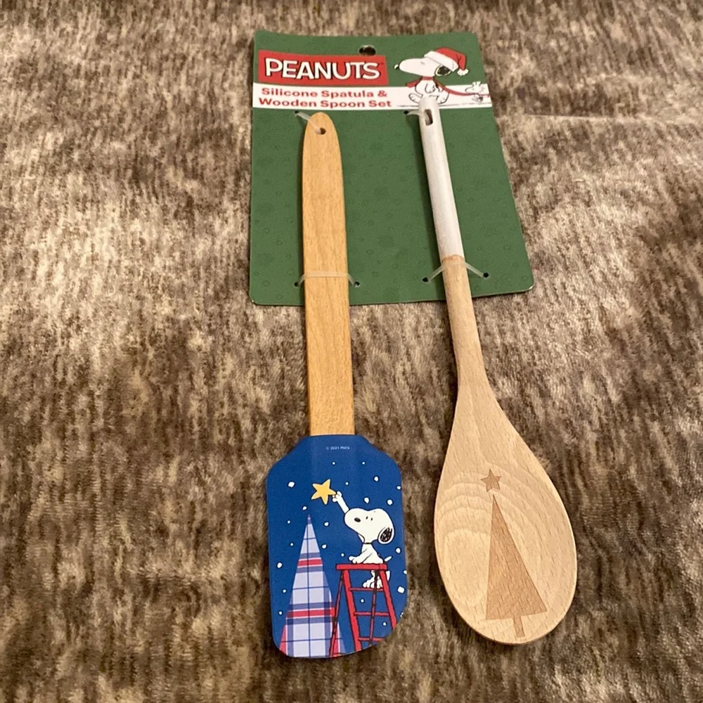 Peanuts Snoopy Christmas Holiday Silicon Spatula &‎ Wooden Spoon Set